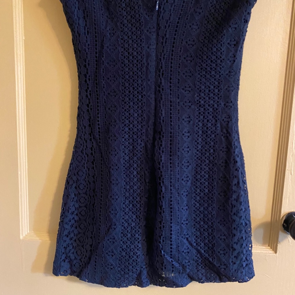 Navy Blue Lace U Neck Short Sleeve Mini Dress Hollister Sz 1 - Picture 3 of 10